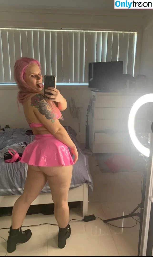 Shazza McKenzie nude photo #0023 (ShazzaMcKenzie / shaylamckenzie / shazza_mckenzie)