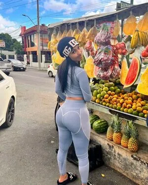 Shenseea фото голая #0019