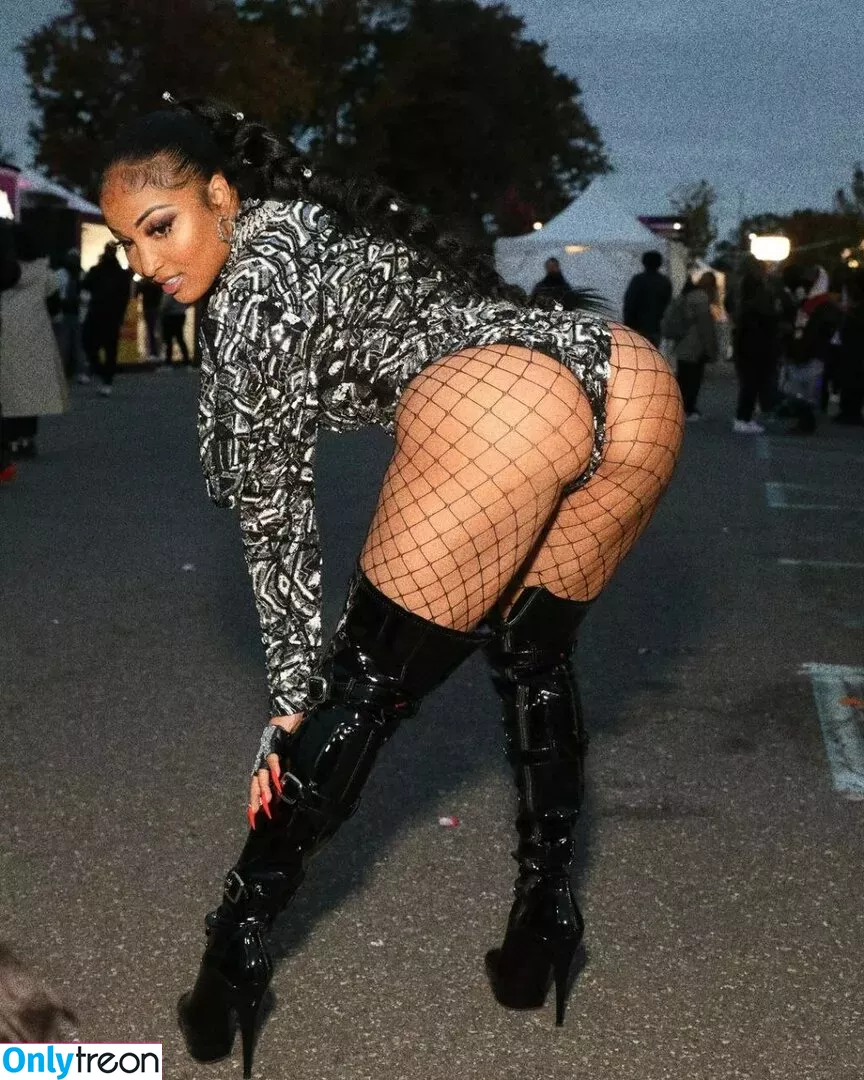 Shenseea голая photo #0155 (Shenseea)