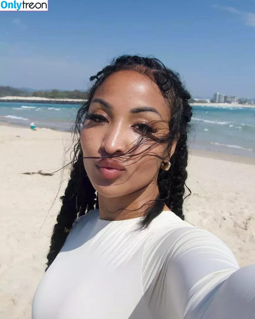 Shenseea голая photo #0224 (Shenseea)