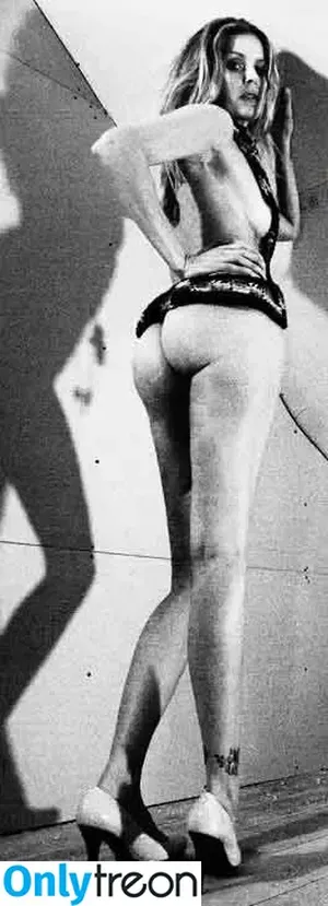  nude photo #0001