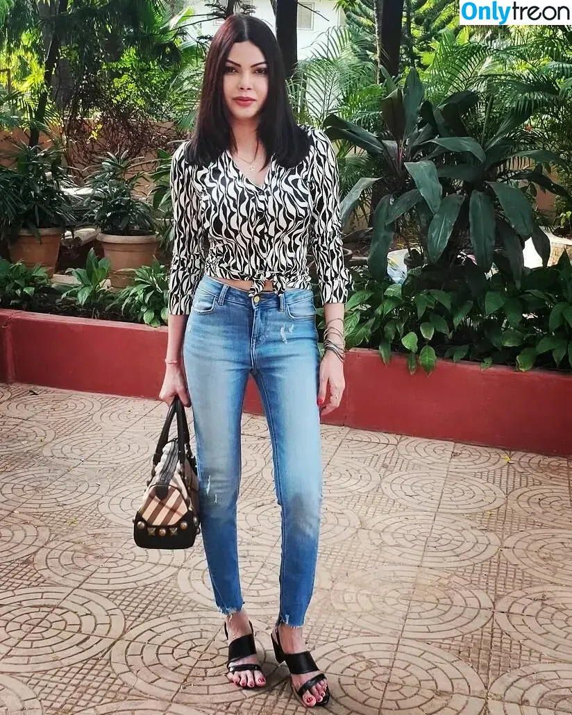 Sherlyn Chopra голая photo #0060 (SherlynChopra / _sherlynchopra_ / officialsherlynchopra)