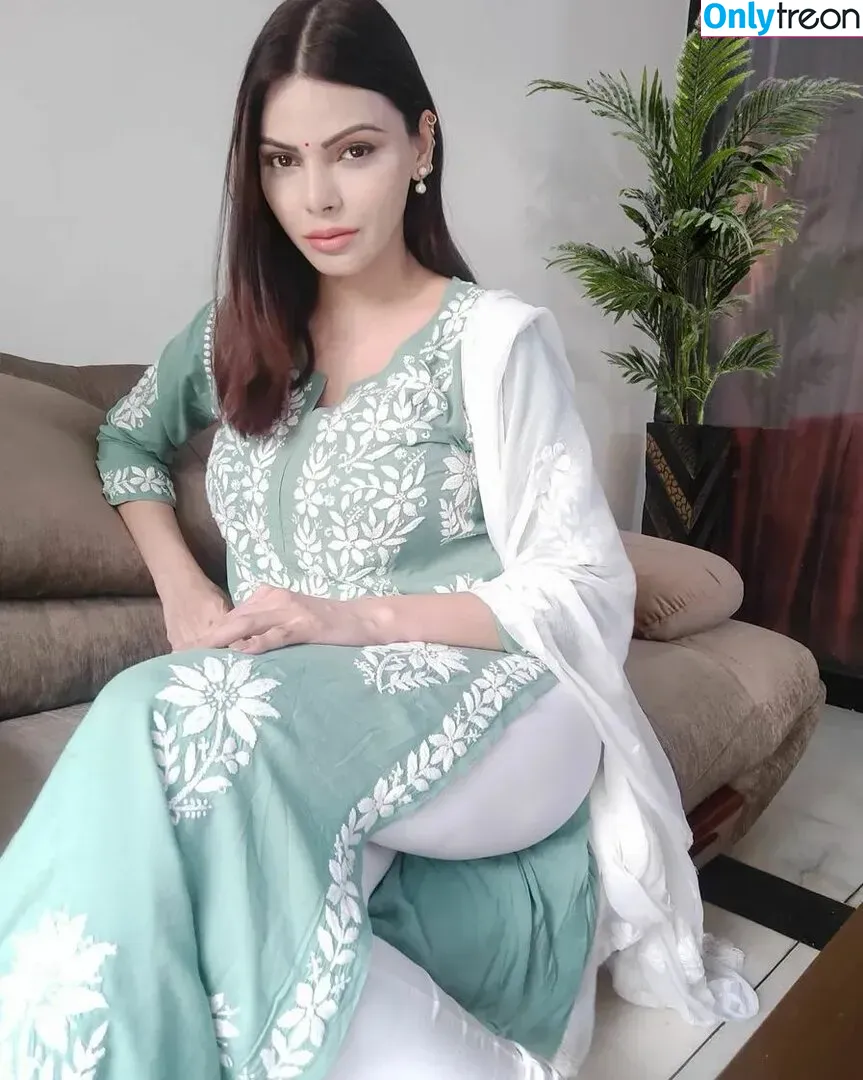 Sherlyn Chopra голая photo #0064 (SherlynChopra / _sherlynchopra_ / officialsherlynchopra)