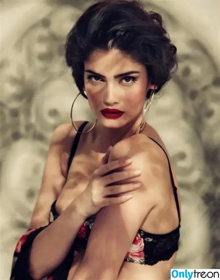 Shermine Shahrivar голая photo #0003 (shermineshahrivar)