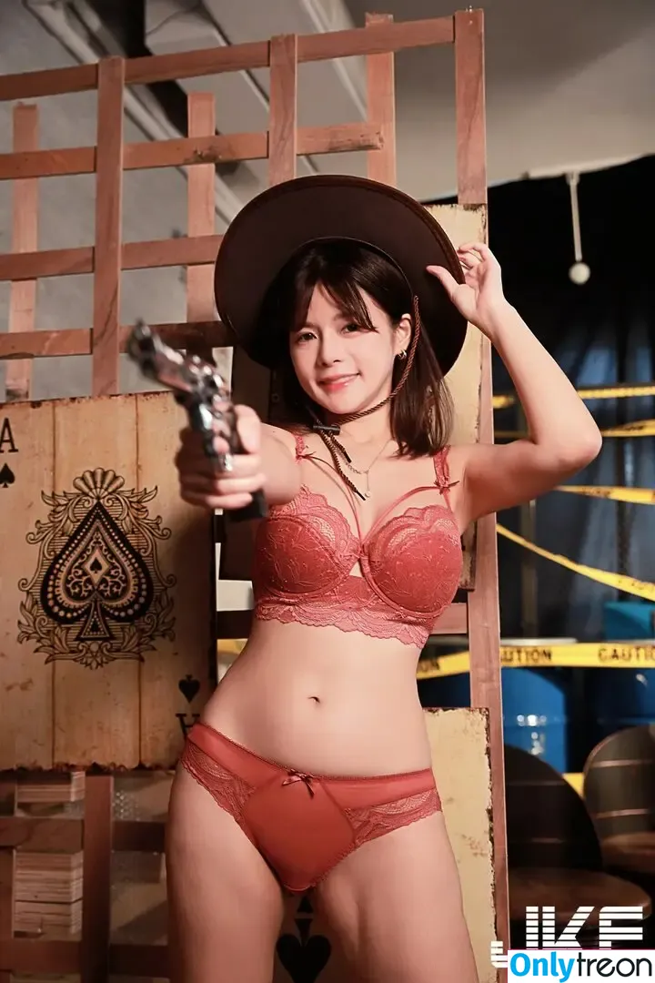 shff.tw nude photo #0012 (ijn123g / 小花姐接)