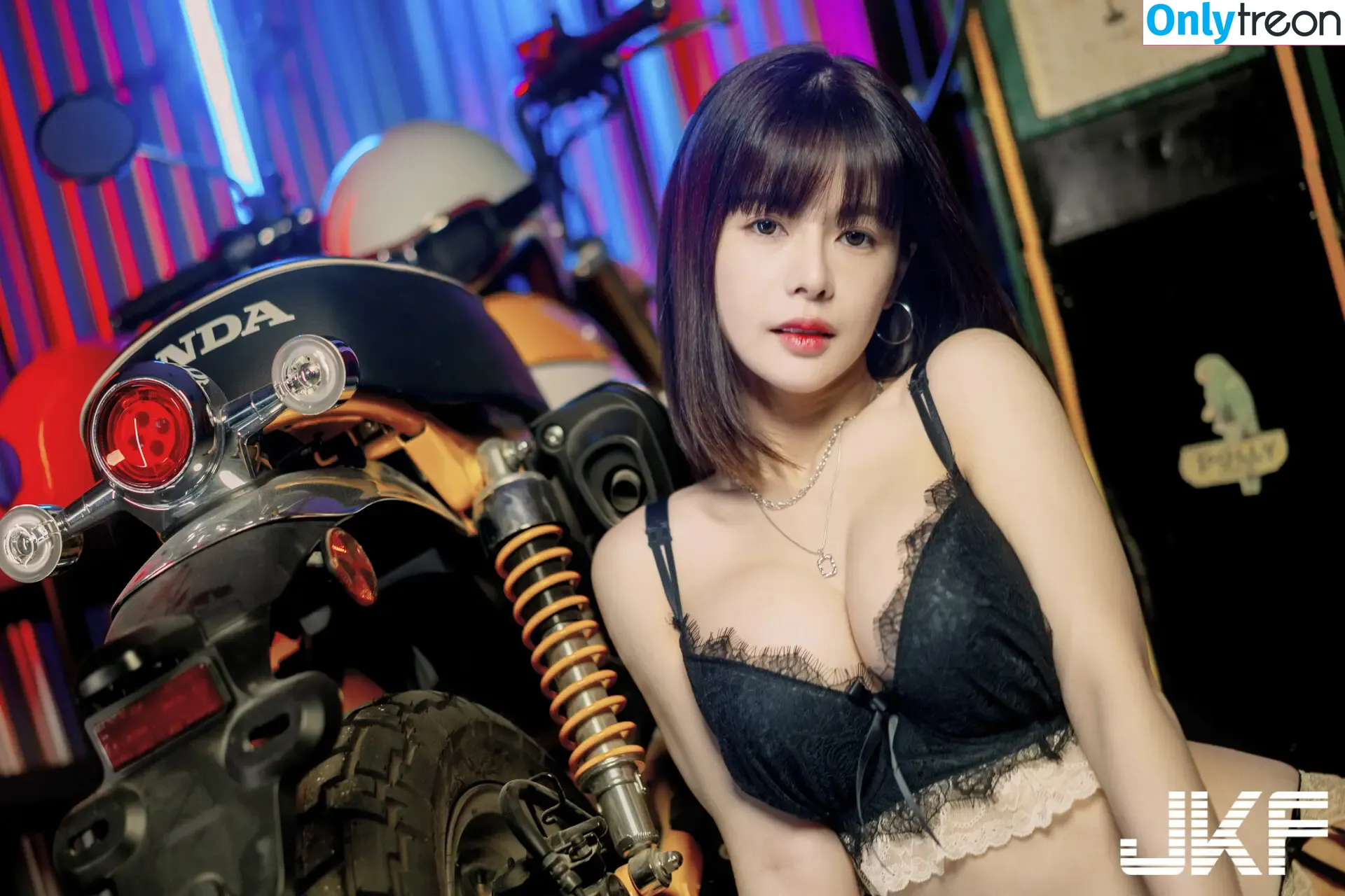 shff.tw nude photo #0133 (ijn123g / 小花姐接)