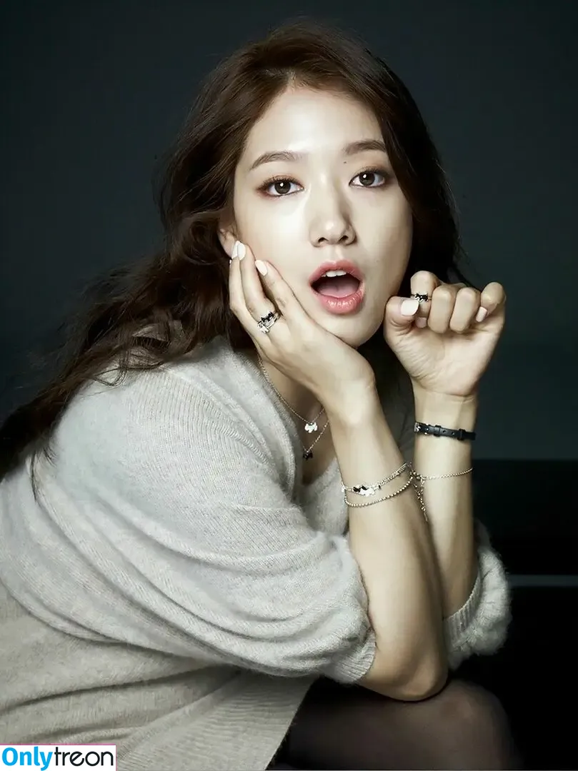 Shin-Hye Park nude photo #0012 (ssinz7)