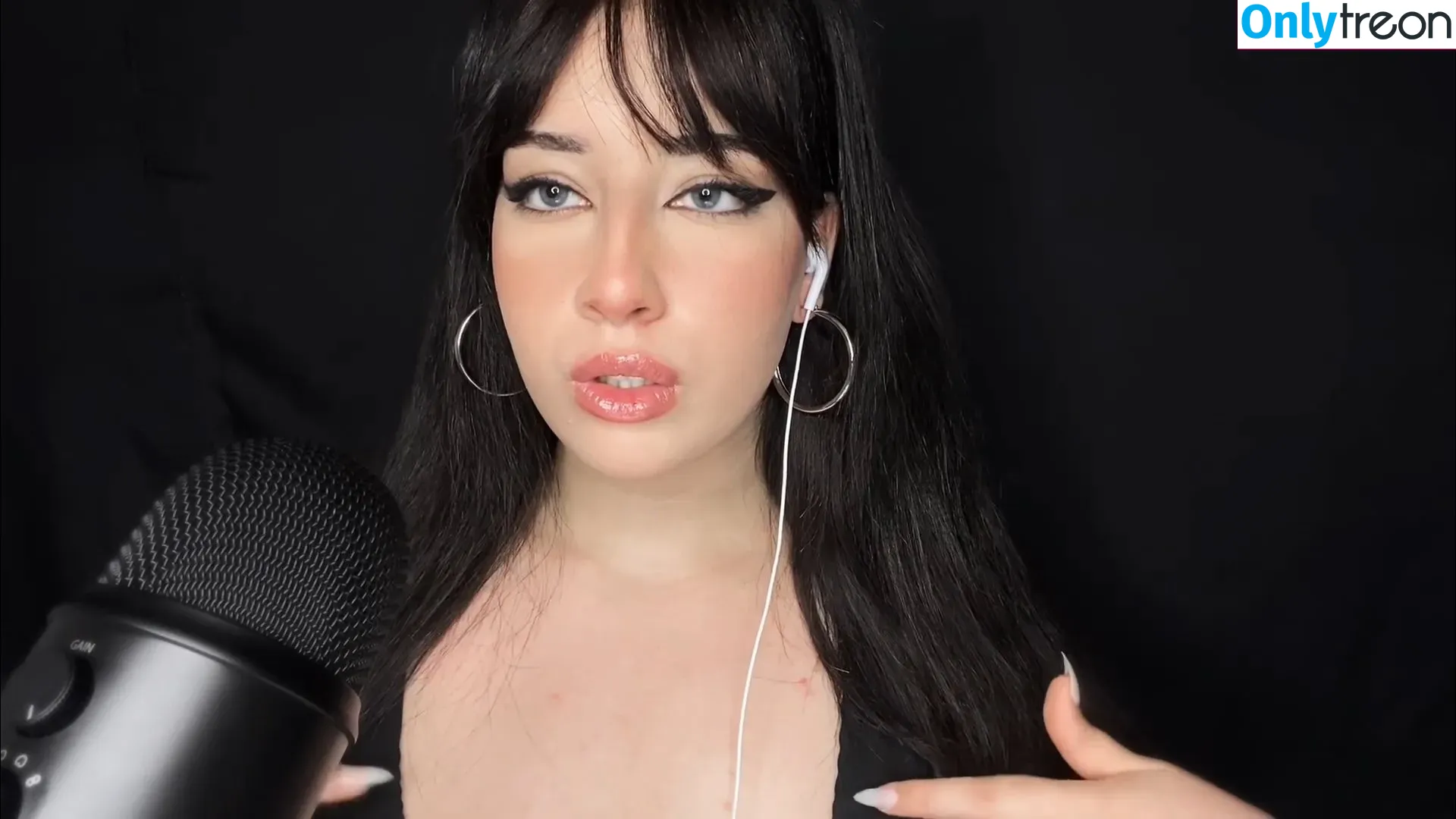 Shiny ASMR голая photo #0050 (Shinyasmr / theshiniestasmr)