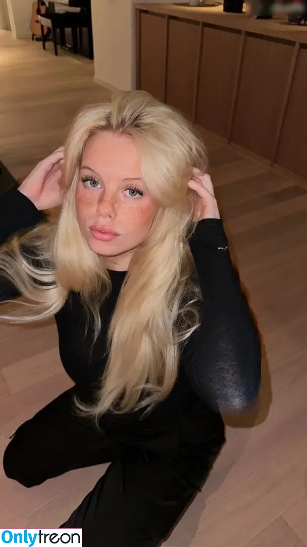 Shinylikeclara nude photo #0150 (shiny.mbb)