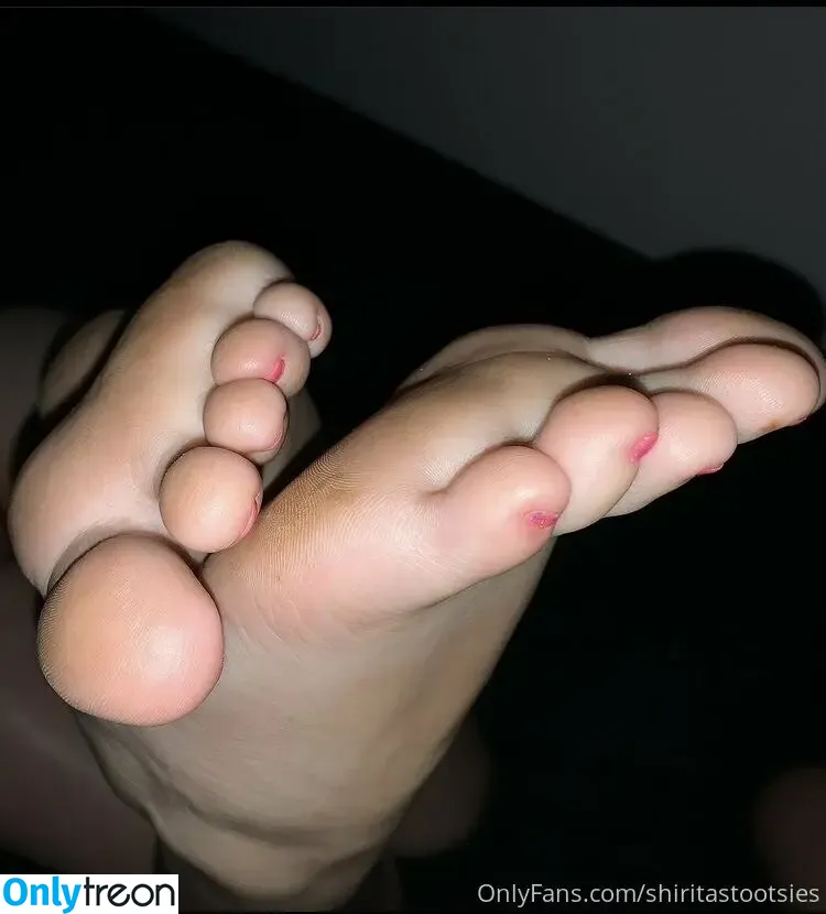 shiritastootsies nude photo #0022 (sheislesette)