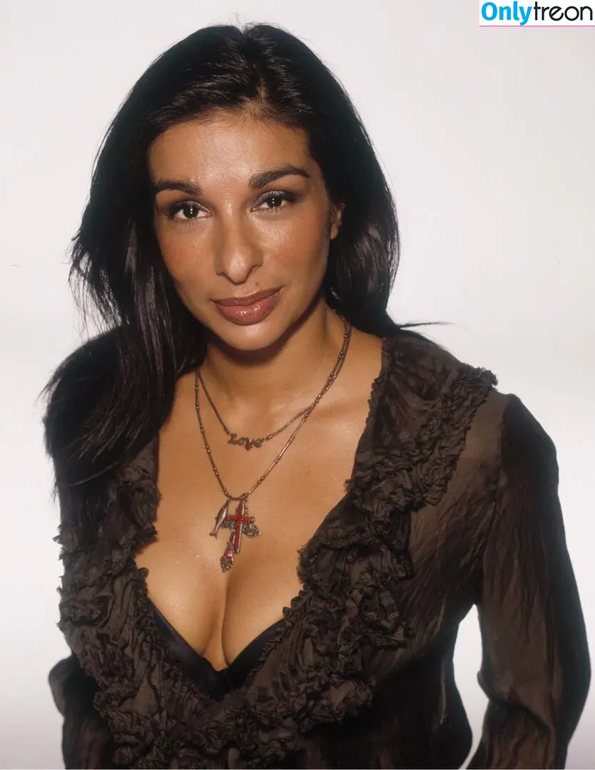 Shobna Gulati nude photo #0003 (shobnagulati)