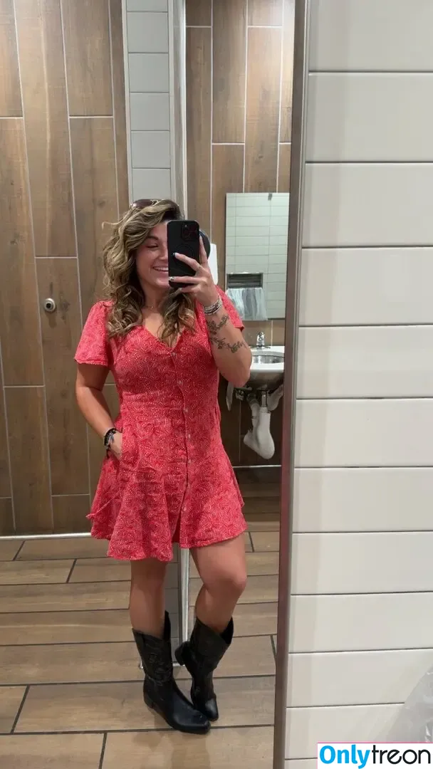 Short_Mcnugget nude photo #0122 (Kayley / kayleygunner)