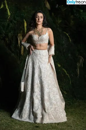 Shraddha Kapoor / shraddhakapoor nude photo #0012