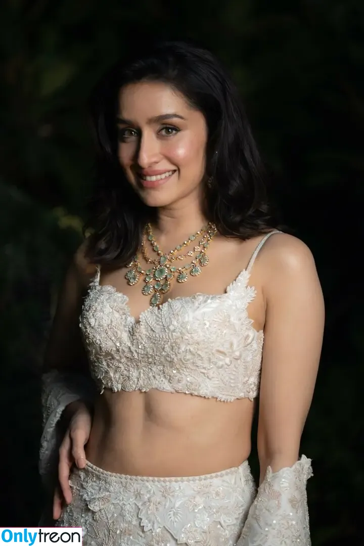 Shraddha Kapoor nude photo #0005 (shraddhakapoor)
