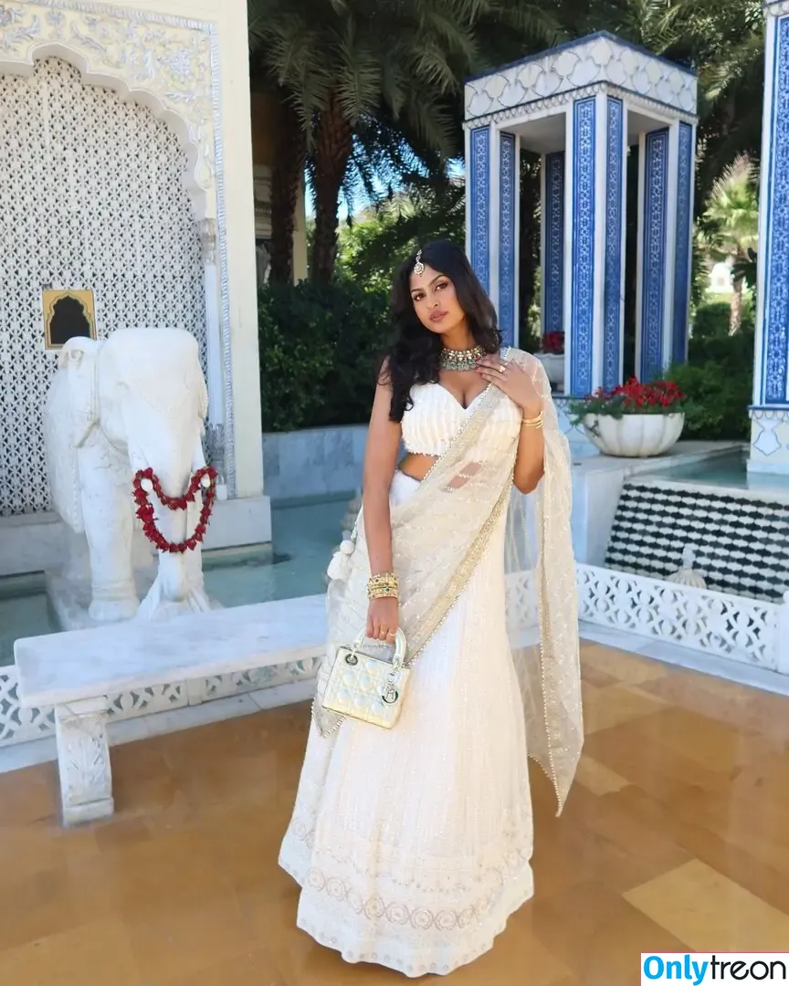 Shreya Arun nude photo #0064 (arun4yourmoney / shreyaarun / shreyarun)