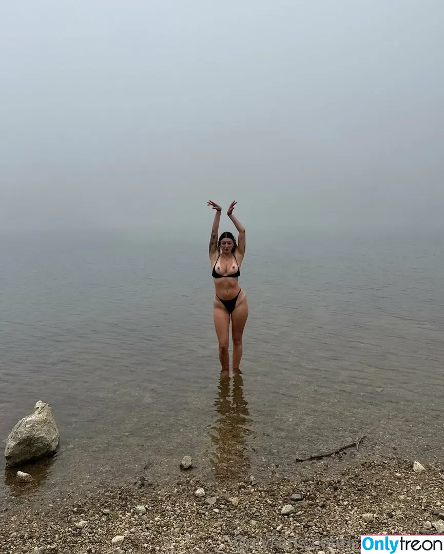 Shutupsigh nude photo #0224 (Starrysigh / starrysighh)