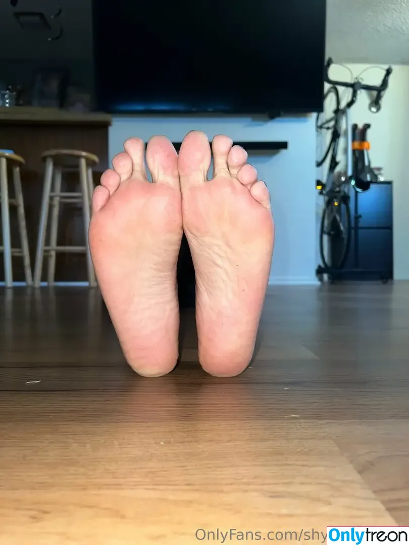 shy.spicysoles nude photo #0026 (spicysoya_)