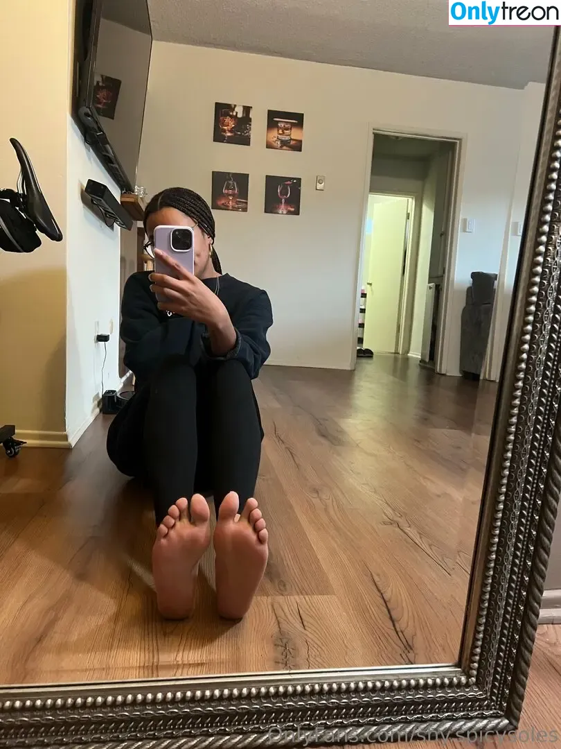shy.spicysoles nude photo #0029 (spicysoya_)