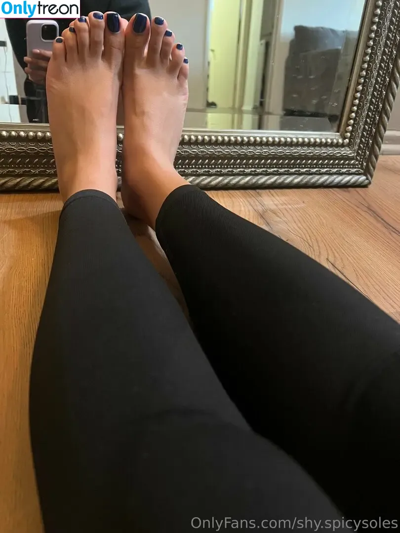 shy.spicysoles nude photo #0030 (spicysoya_)