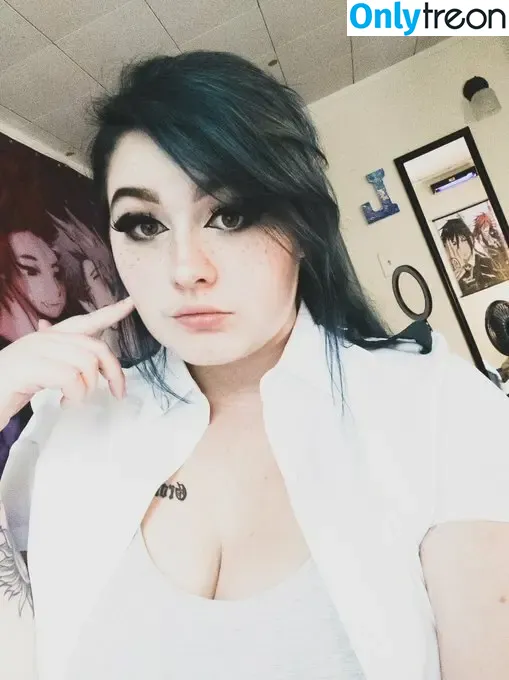 Shyloh nude photo #0011 (Samantha Janecki / Samantha Jay / shyloh_kapoor / shylohnova)