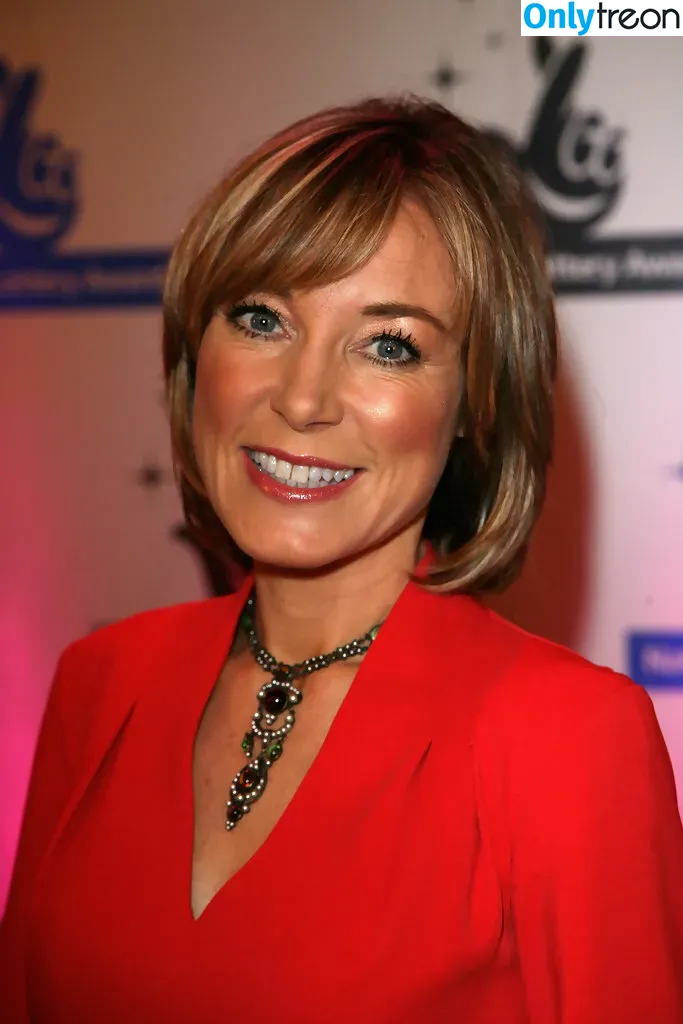 Sian Williams nude photo #0015 (sianwilliams100)