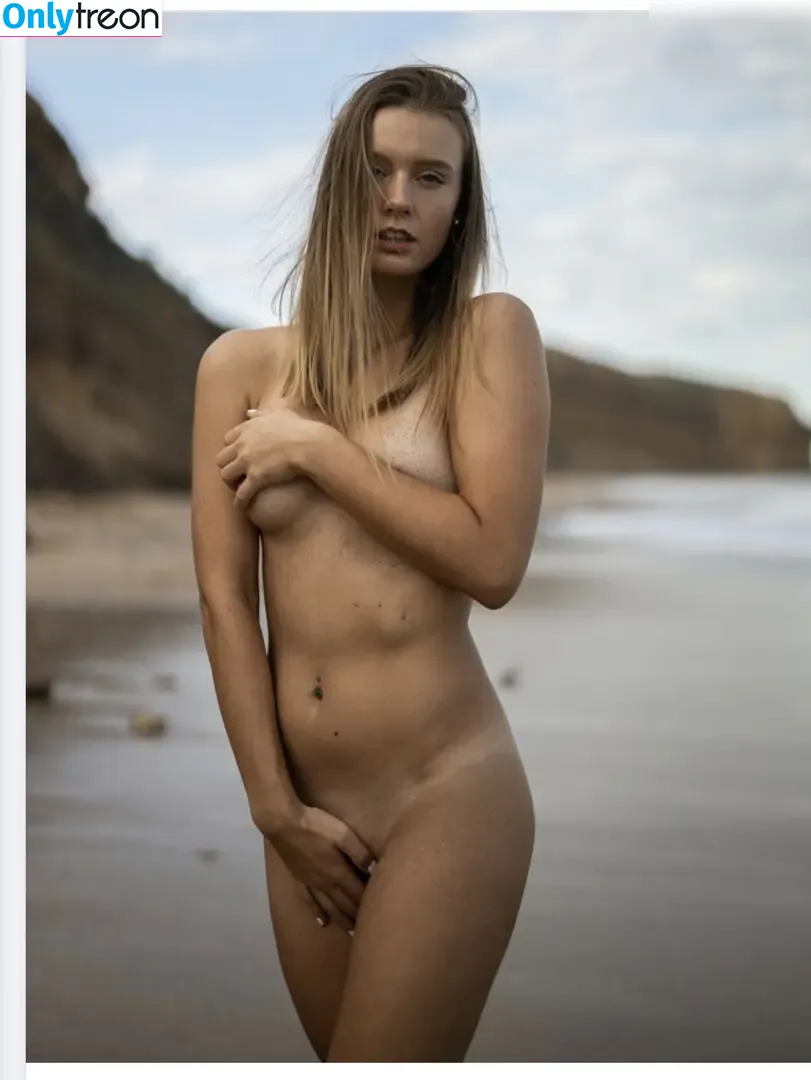 _sidneyann_ nude photo #0004 (sidinthesun / sydneyanne)