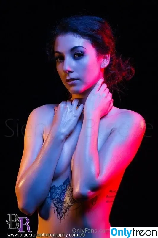 sienna__breeze nude photo #0002 (siennaasewell)
