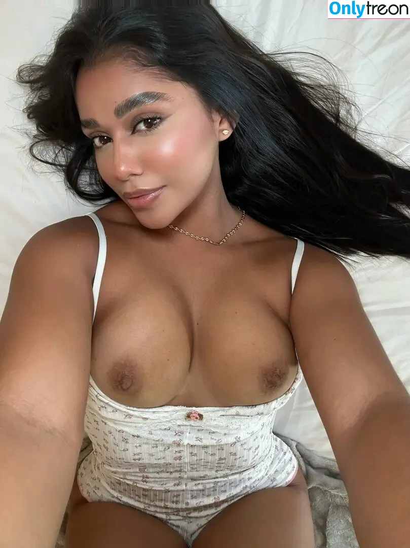 sienna_lov nude photo #0077 (sienna_o2l / siennaren / urgfsienna)