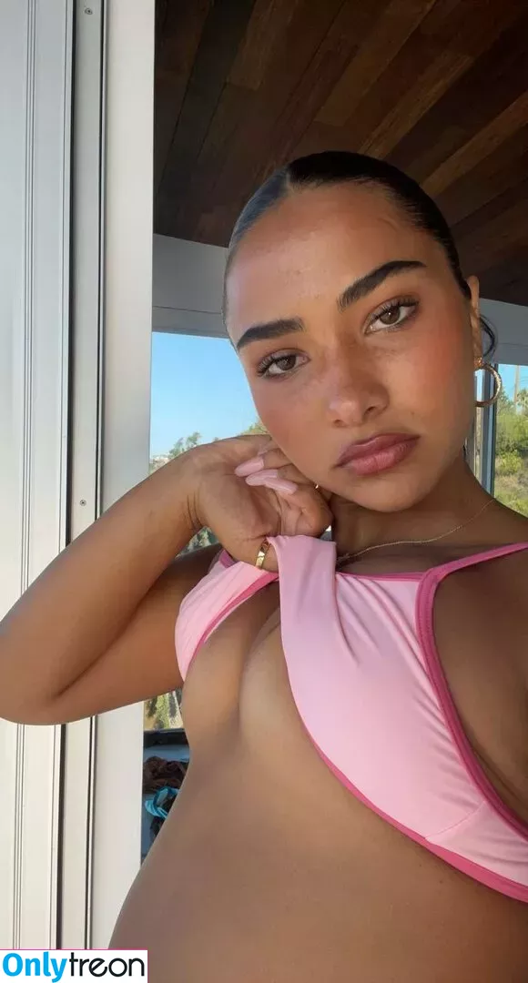 Sienna Mae Gomez nude photo #0121 (sienna_mae / siennamaegomez)