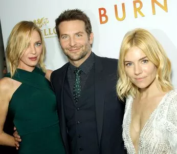 Sienna Miller / siennamillerfree / siennaonline / siennathing nude photo #0182