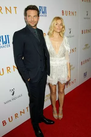 Sienna Miller / siennamillerfree / siennaonline / siennathing nude photo #0192