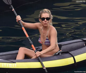 Sienna Miller / siennamillerfree / siennaonline / siennathing nude photo #0216