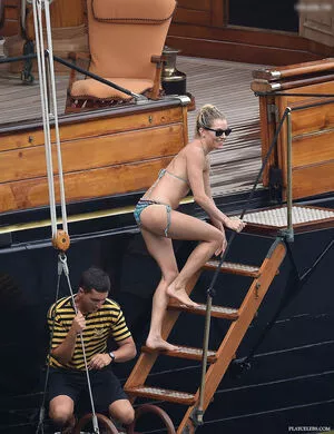 Sienna Miller / siennamillerfree / siennaonline / siennathing nude photo #0218