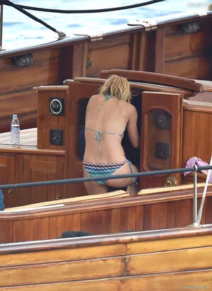 Sienna Miller / siennamillerfree / siennaonline / siennathing nude photo #0226