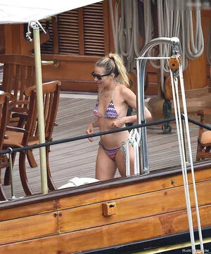 Sienna Miller / siennamillerfree / siennaonline / siennathing nude photo #0228