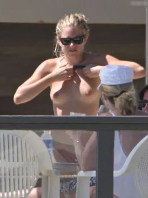 Sienna Miller / siennamillerfree / siennaonline / siennathing nude photo #0230