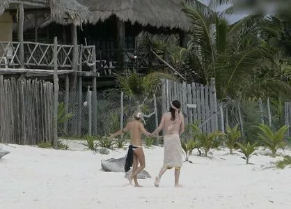Sienna Miller / siennamillerfree / siennaonline / siennathing nude photo #0233