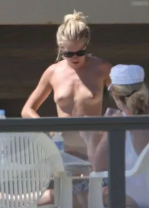 Sienna Miller / siennamillerfree / siennaonline / siennathing nude photo #0241