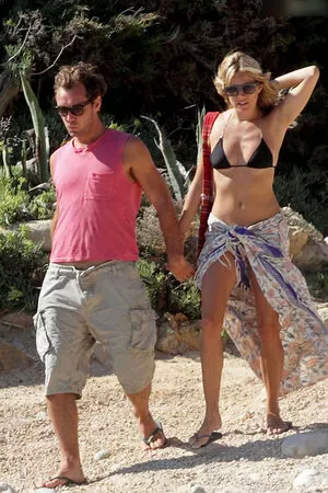Sienna Miller / siennamillerfree / siennaonline / siennathing nude photo #0250