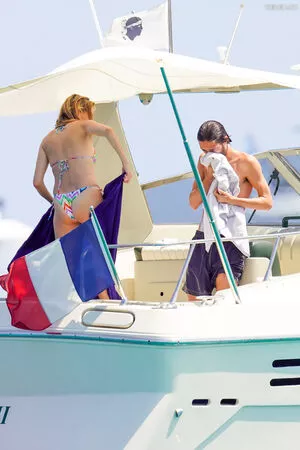 Sienna Miller / siennamillerfree / siennaonline / siennathing nude photo #0260