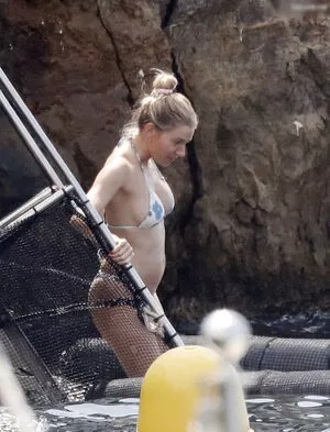 Sienna Miller / siennamillerfree / siennaonline / siennathing nude photo #0265