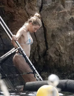 Sienna Miller / siennamillerfree / siennaonline / siennathing nude photo #0270