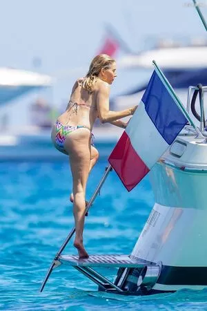 Sienna Miller / siennamillerfree / siennaonline / siennathing nude photo #0275
