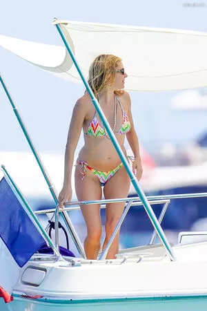 Sienna Miller / siennamillerfree / siennaonline / siennathing nude photo #0281