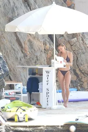 Sienna Miller / siennamillerfree / siennaonline / siennathing nude photo #0292