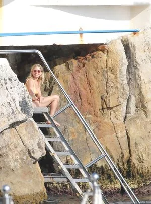 Sienna Miller / siennamillerfree / siennaonline / siennathing nude photo #0302