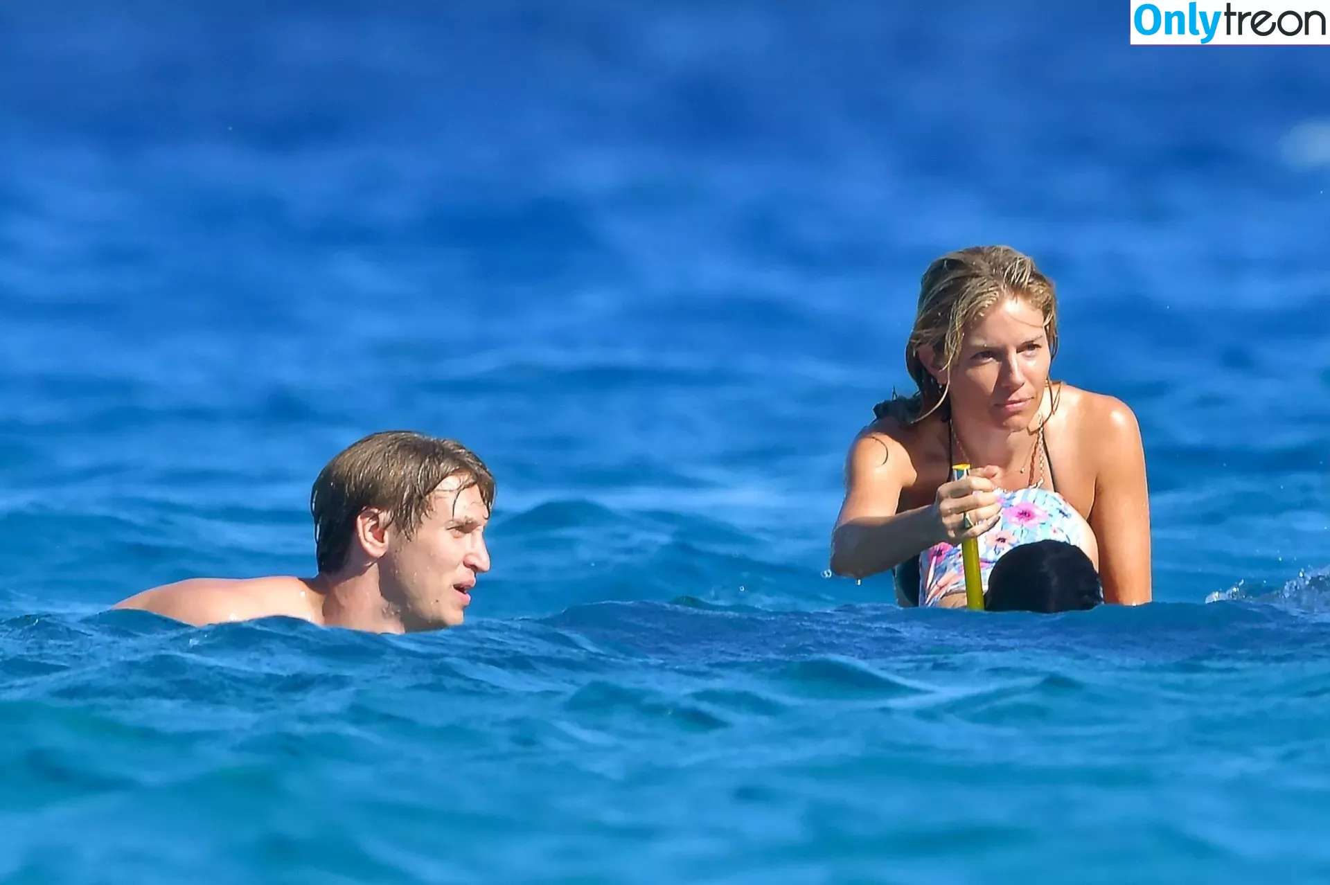Sienna Miller nude photo #0408 (siennamillerfree / siennaonline / siennathing)
