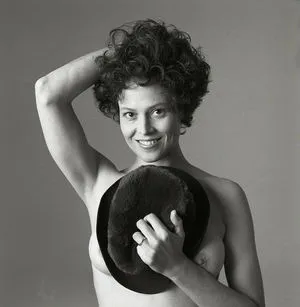 Sigourney Weaver / sigourney.weaver.242 nude photo #0010