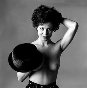 Sigourney Weaver / sigourney.weaver.242 nude photo #0021