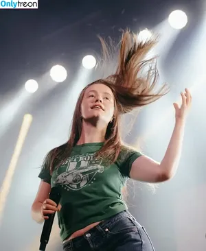 Sigrid / Sigrid Solbakk Raabe / thisissigrid фото голая #0522